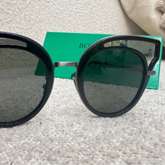 Bottega Veneta Cat Eye Sunglasses Black|Silver chic eyewear main image 5